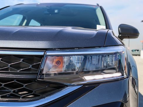 Used 2023 Volkswagen Taos S image 7