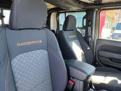 New 2026 Jeep Gladiator Mojave w/ Technology Group AWD/4WD image 13
