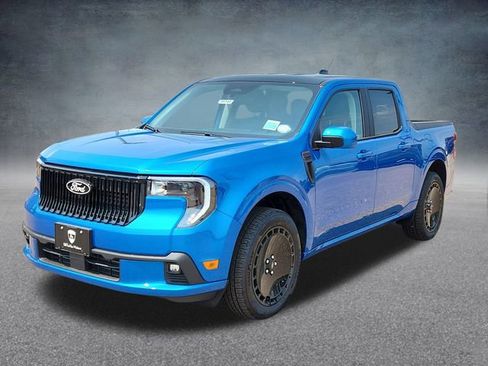 New 2025 Ford Maverick Lobo image 3