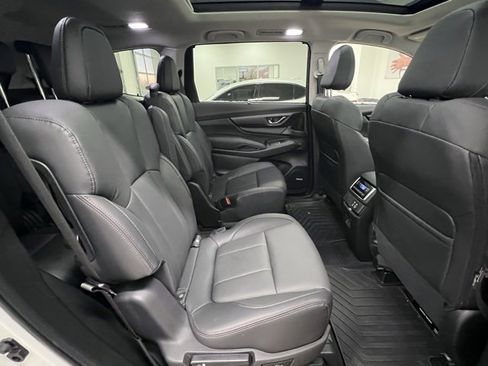 Used 2025 Subaru Ascent Bronze Edition image 18