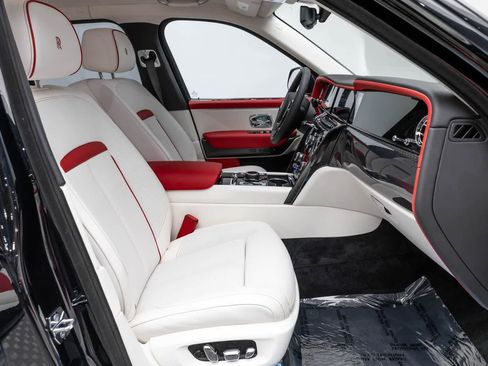 New 2027 Rolls-Royce Cullinan Black Badge AWD/4WD image 17