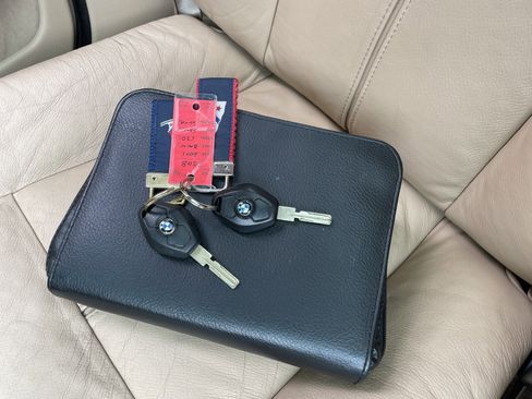 Used 2001 BMW 530i Sedan RWD image 9