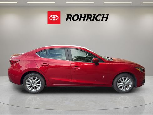 Used 2016 MAZDA MAZDA3 i Touring w/ Popular Equipment Package FWD image 5