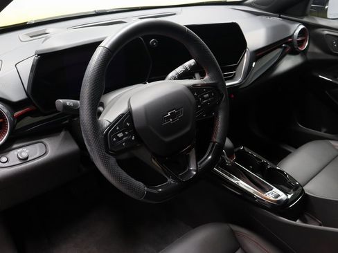 Used 2024 Chevrolet Trax RS w/ Driver Confidence Package image 24