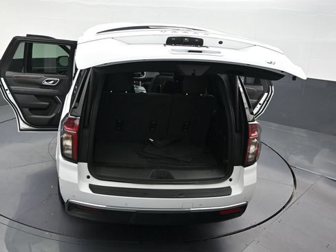 Used 2022 Chevrolet Tahoe LT w/ Luxury Package RWD image 33