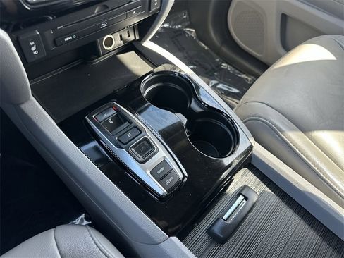 Used 2017 Honda Pilot Touring image 28