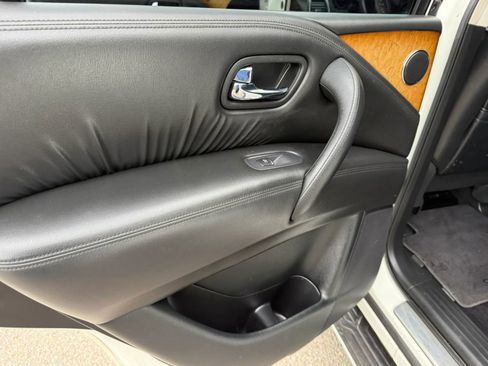 Used 2013 INFINITI QX56 4WD w/ Theater Pkg image 10