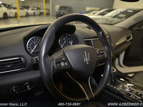 Used 2021 Maserati Levante image 26
