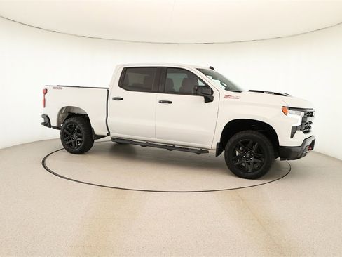 Used 2023 Chevrolet Silverado 1500 LT Trail Boss image 9