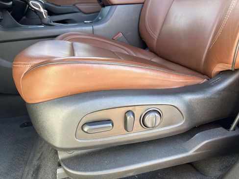 Used 2021 Chevrolet Traverse High Country image 21