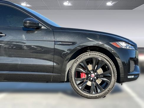 Used 2019 Jaguar F-PACE S image 36