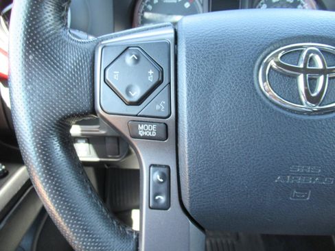 Used 2016 Toyota Tacoma TRD Sport w/ Towing Package AWD/4WD image 27