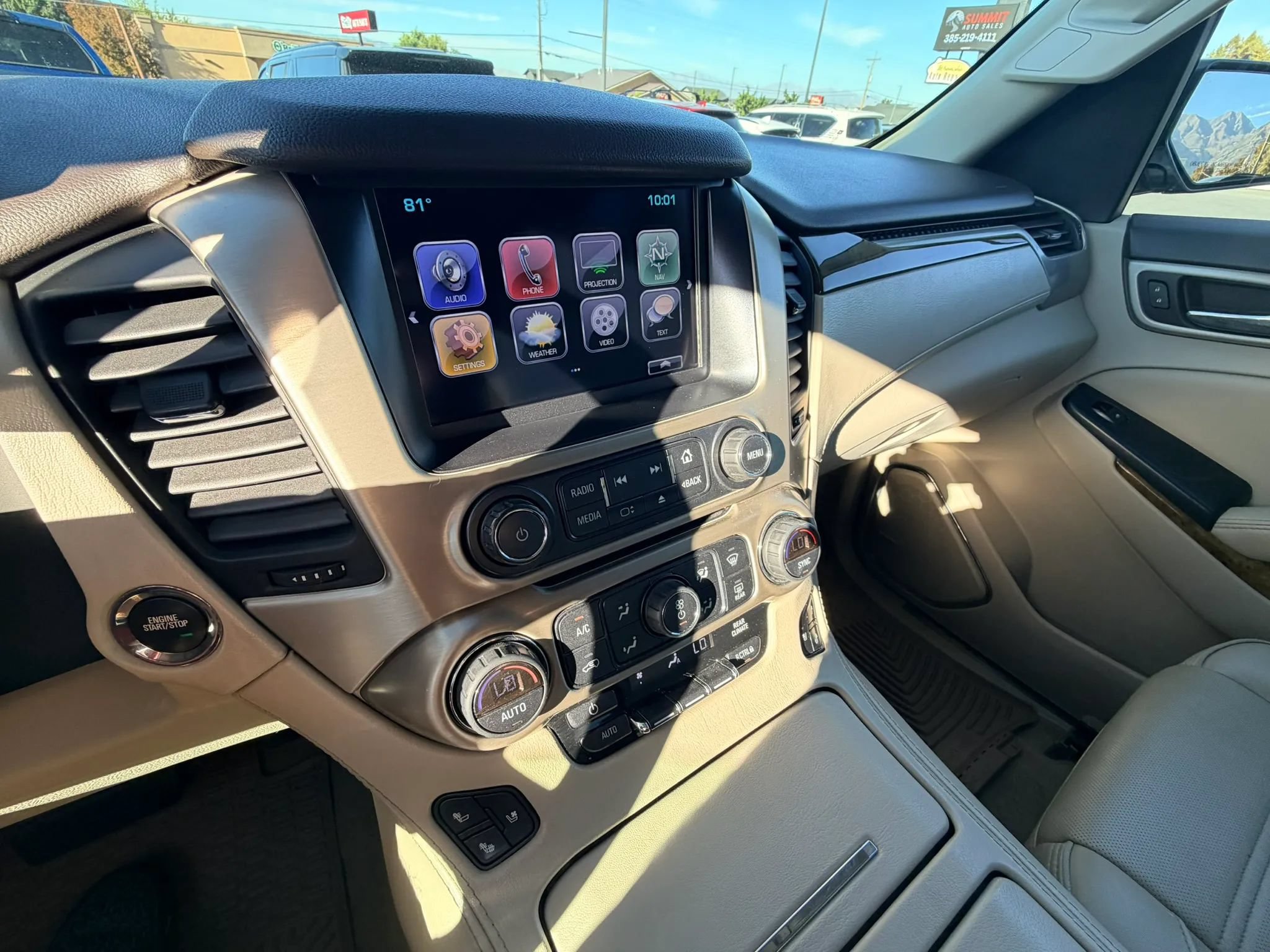 Used 2017 GMC Yukon Denali w/ Open Road Package AWD/4WD image 17