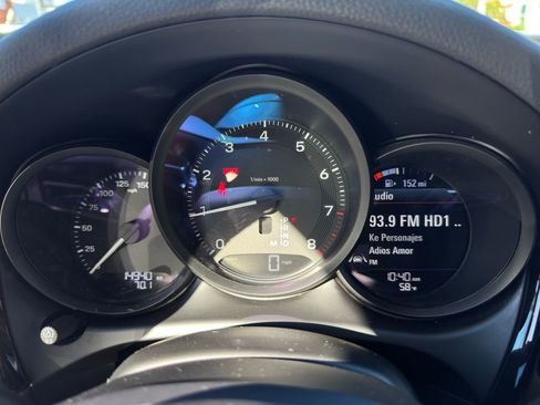 Used 2023 Porsche Macan image 31