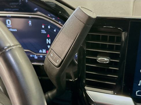 Used 2025 GMC Sierra 1500 SLT image 25