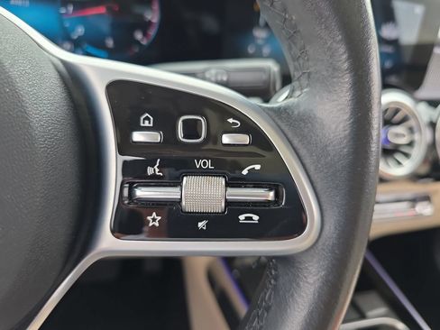 Certified 2022 Mercedes-Benz GLB 250 image 21