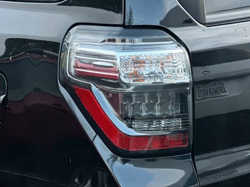 Used 2022 Toyota 4Runner SR5 Premium image 9