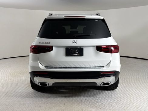 Used 2025 Mercedes-Benz GLB 250 image 4