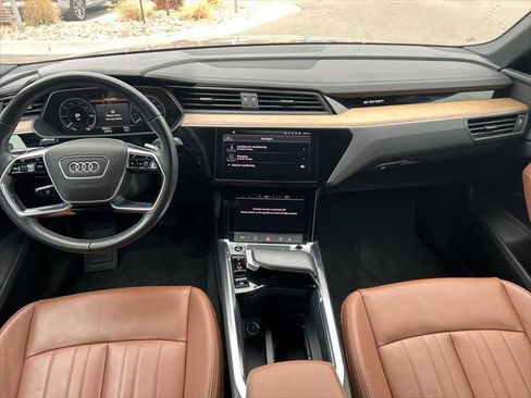 Certified 2024 Audi Q8 e-tron Premium image 5