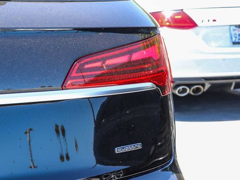 Used 2023 Audi Q5 2.0T Premium w/ Convenience Package AWD/4WD image 11