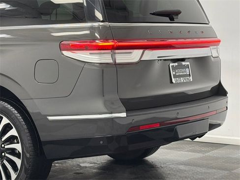 Used 2023 Lincoln Navigator Black Label image 7