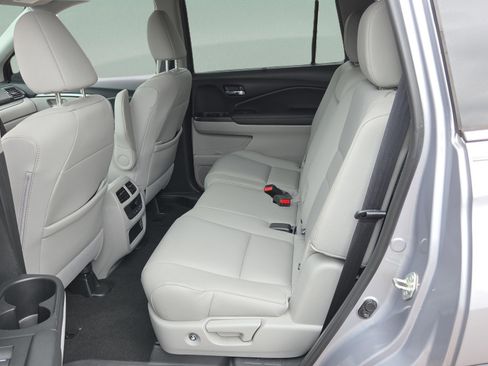 Used 2021 Honda Pilot Special Edition image 12