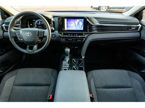 Used 2025 Toyota Camry LE image 17