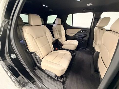 Certified 2023 Chevrolet Traverse LT w/ LT Premium Package image 28