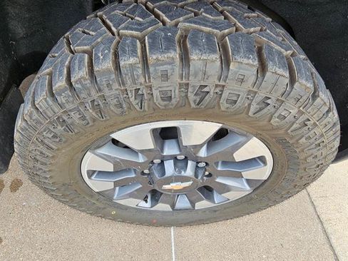 Used 2022 Chevrolet Silverado 2500 Custom w/ Custom Value Package AWD/4WD image 22