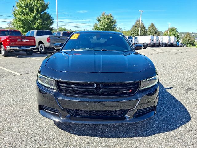 Used 2022 Dodge Charger SXT w/ Plus Group RWD image 2