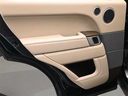 Used 2017 Land Rover Range Rover Sport HSE image 13