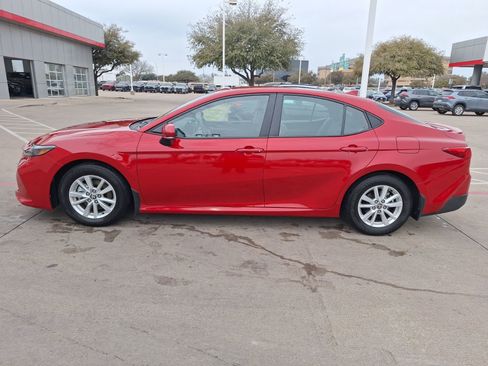 Used 2025 Toyota Camry LE w/ Convenience Package image 3