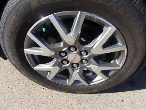 Used 2021 GMC Acadia SLT w/ Technology Package image 9