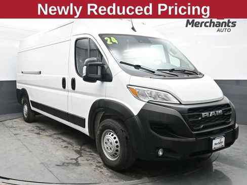 Used 2024 RAM ProMaster 2500 w/ Convenience Group FWD image 1