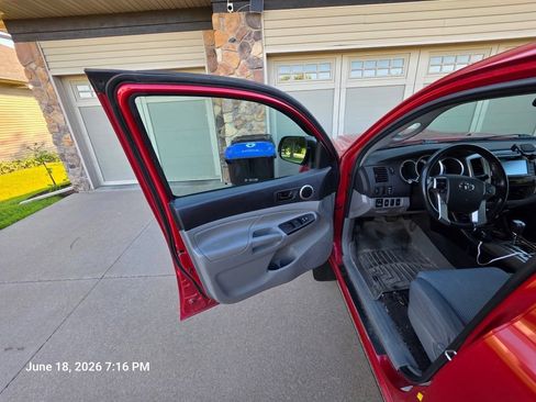 Used 2015 Toyota Tacoma 4x4 Double Cab w/ TRD Sport Package image 27