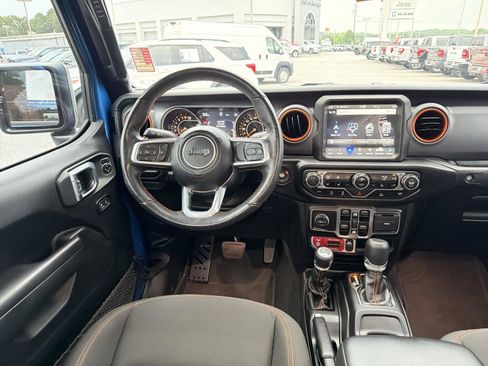 Used 2023 Jeep Gladiator Mojave w/ Cold Weather Group AWD/4WD image 21