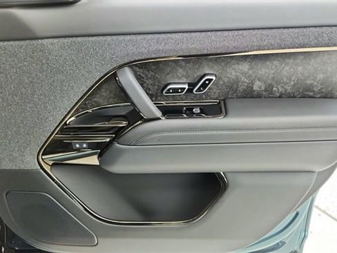 Used 2025 Land Rover Range Rover Sport Dynamic SE image 23