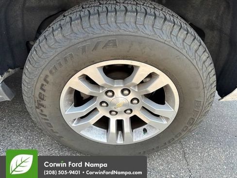 Used 2017 Chevrolet Suburban LS RWD image 13
