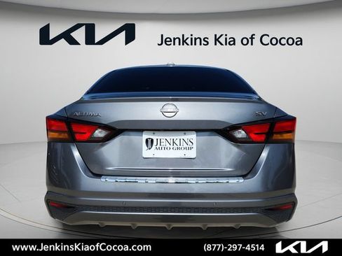 Used 2023 Nissan Altima 2.5 SV FWD image 6