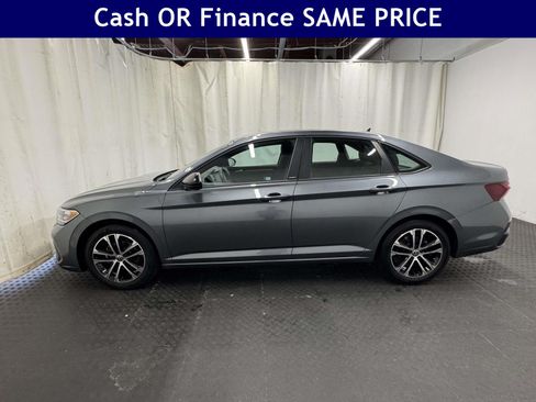 Used 2024 Volkswagen Jetta Sport FWD image 9