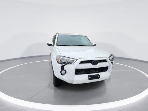 Used 2019 Toyota 4Runner SR5 AWD/4WD image 3