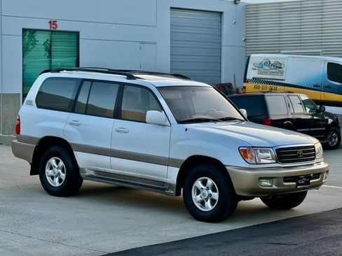 Used 2000 Toyota Land Cruiser w/ Convenience Pkg AWD/4WD image 28