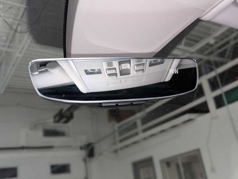 Used 2020 Volkswagen Tiguan SEL image 34