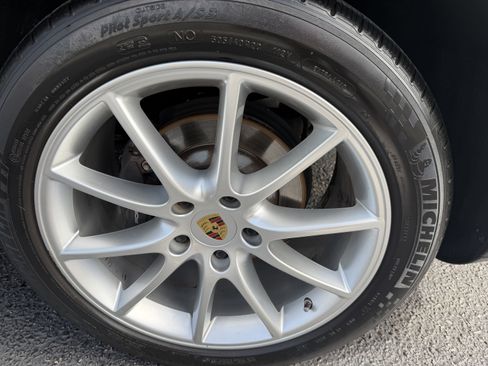Certified 2021 Porsche Cayenne AWD/4WD image 9
