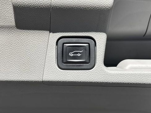 Used 2017 GMC Acadia SLT w/ LPO, Protection Package AWD/4WD image 19