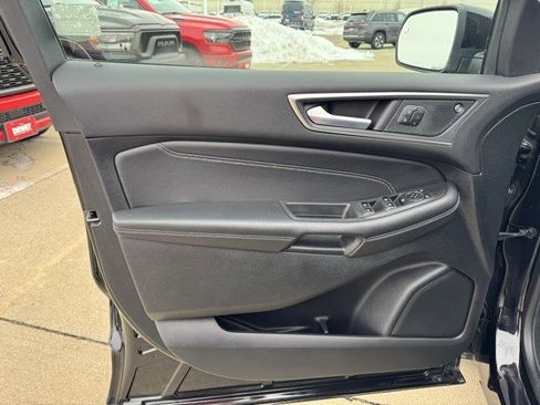 Used 2024 Ford Edge Titanium image 8
