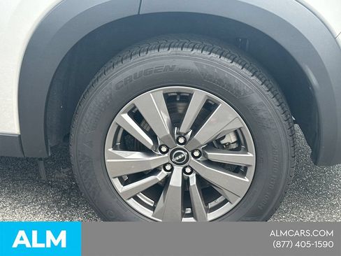 Used 2025 Nissan Pathfinder SV FWD image 23