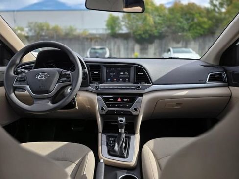 Used 2017 Hyundai Elantra SE FWD image 10