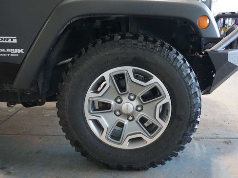 Used 2018 Jeep Wrangler Unlimited Sport S image 12