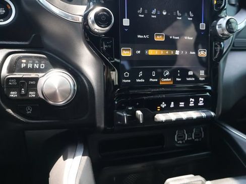 Used 2023 RAM 1500 Laramie AWD/4WD image 11